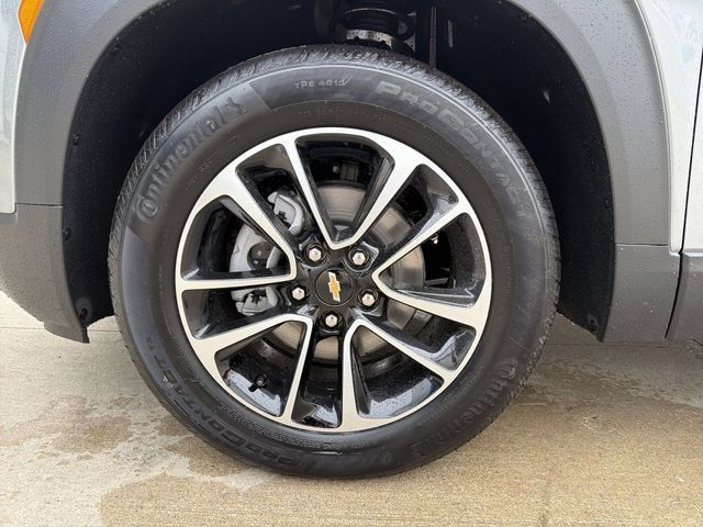 New 2026 Chevrolet TrailBlazer LT w/ LT Cold Weather Package FWD image 11