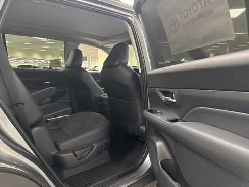 New 2026 Toyota Grand Highlander Platinum image 15