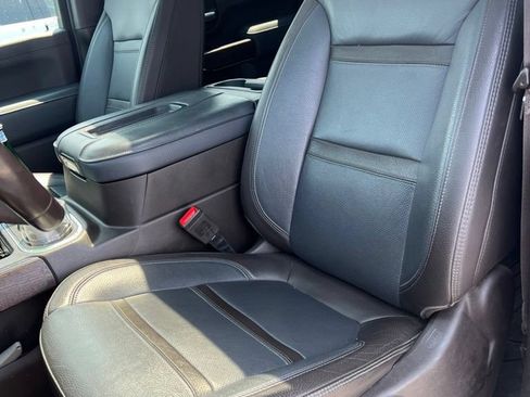 Used 2022 GMC Sierra 3500 Denali AWD/4WD image 13