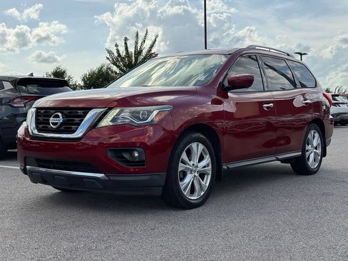 Used 2018 Nissan Pathfinder SL w/ SL Premium Package FWD image 9
