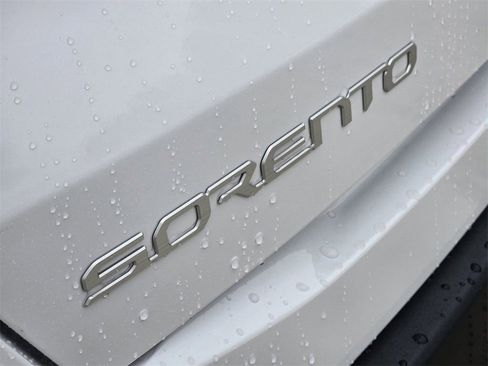 New 2026 Kia Sorento S FWD image 8