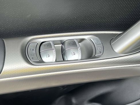 Used 2024 Genesis GV60 Advanced image 16