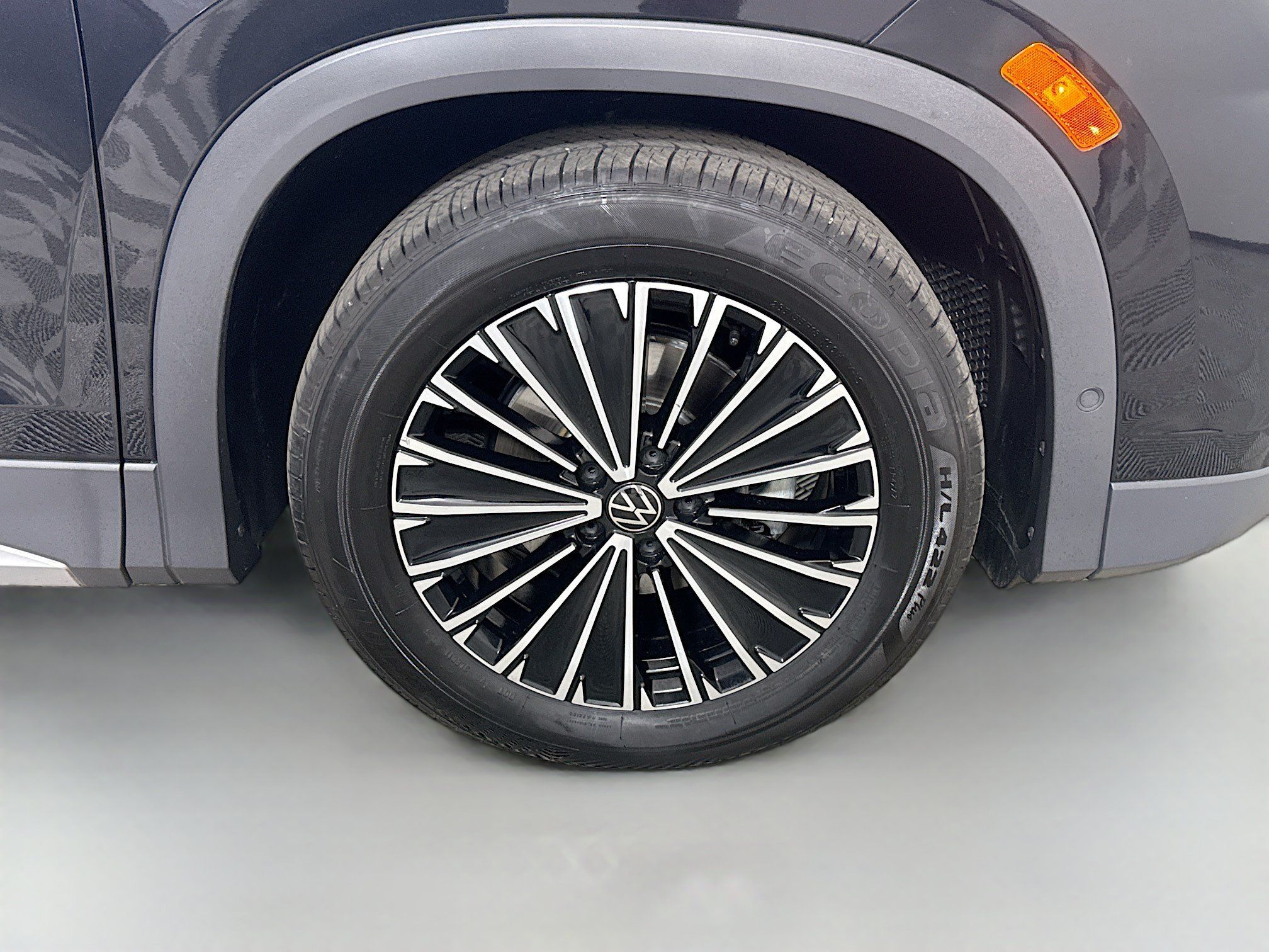 Used 2026 Volkswagen Tiguan S FWD image 32