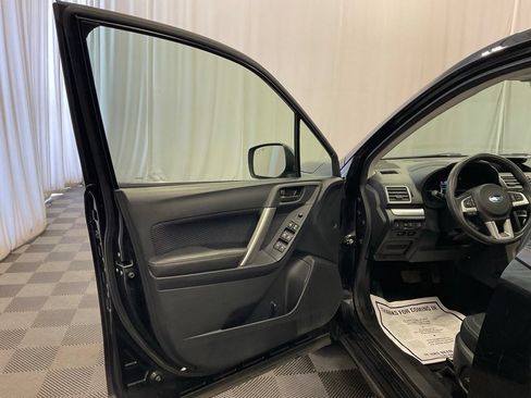 Used 2017 Subaru Forester 2.5i Premium AWD/4WD image 4