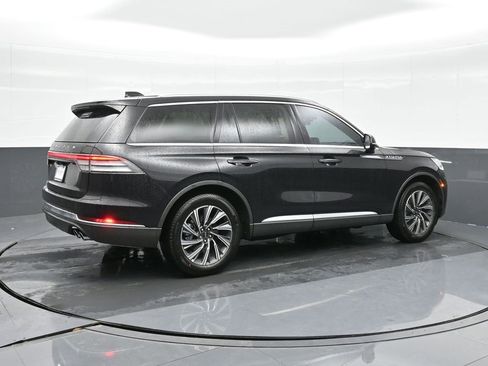 Used 2025 Lincoln Aviator 2WD w/ Equipment Group 101A image 10