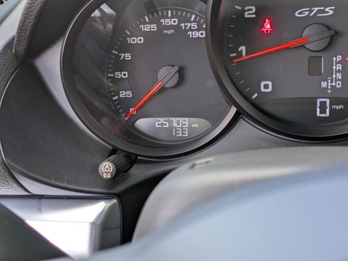 Used 2018 Porsche 718 Cayman GTS image 25