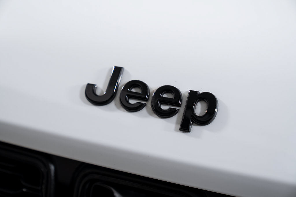 Used 2023 Jeep Grand Cherokee Limited w/ Luxury Tech Group II RWD image 21