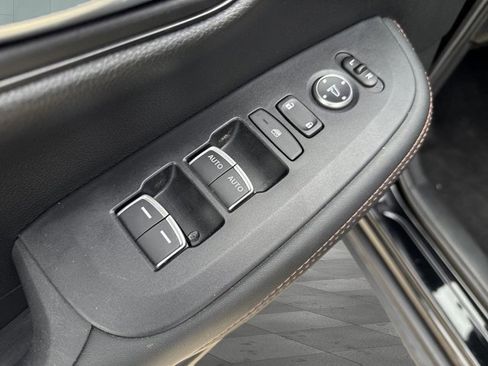 Used 2024 Honda HR-V Sport image 9