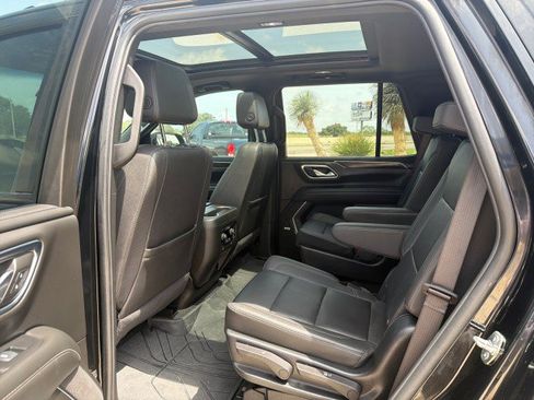 Used 2024 Chevrolet Tahoe Z71 w/ Luxury Package AWD/4WD image 12