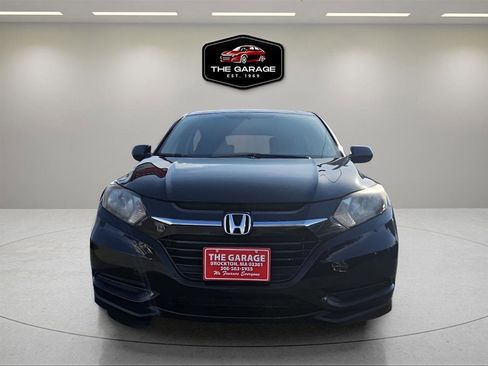 Used 2018 Honda HR-V LX image 2