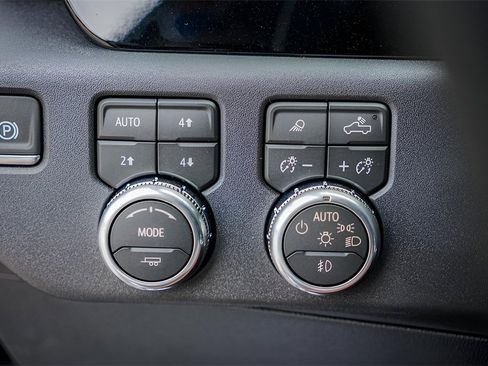 New 2026 GMC Sierra 1500 SLT image 19