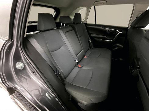 Used 2022 Toyota RAV4 LE image 21