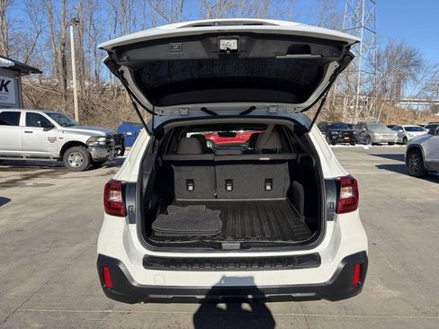 Used 2018 Subaru Outback 2.5i Premium image 24