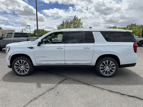 New 2026 GMC Yukon XL Denali w/ Denali Reserve Package AWD/4WD image 3