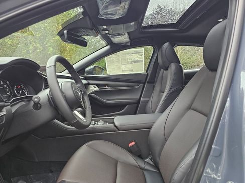 New 2026 MAZDA MAZDA3 Hatchback w/Premium Plus Pkg image 10