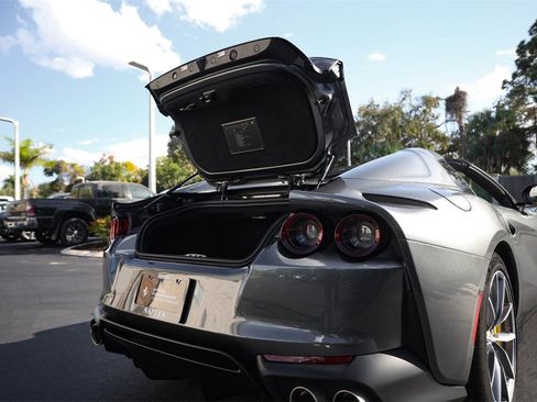 Certified 2022 Ferrari 812 GTS Base image 17