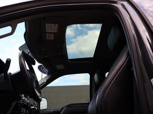 Used 2017 Ford F150 Lariat image 41