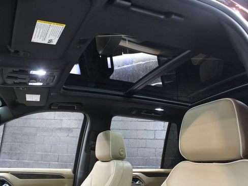 Used 2023 Chevrolet Tahoe Premier image 25