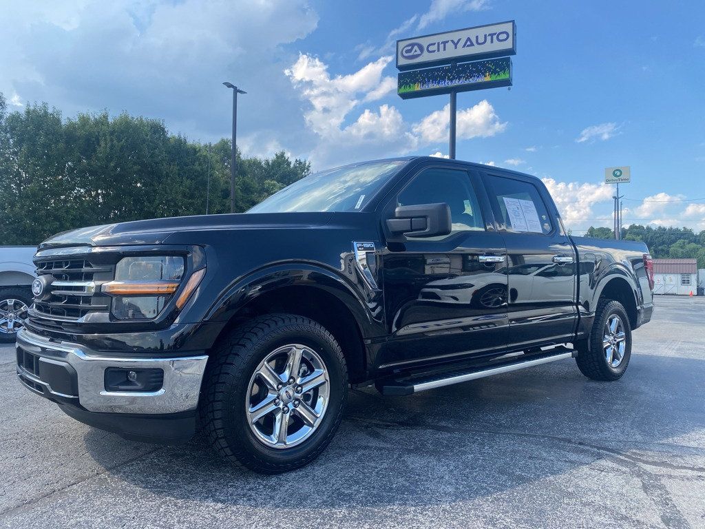 Used 2025 Ford F150 XLT w/ Equipment Group 301A Standard RWD image 3