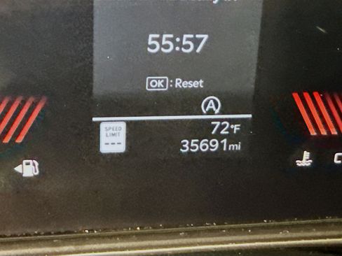Used 2024 Kia Sorento EX w/ Panoramic Sunroof Package FWD image 13