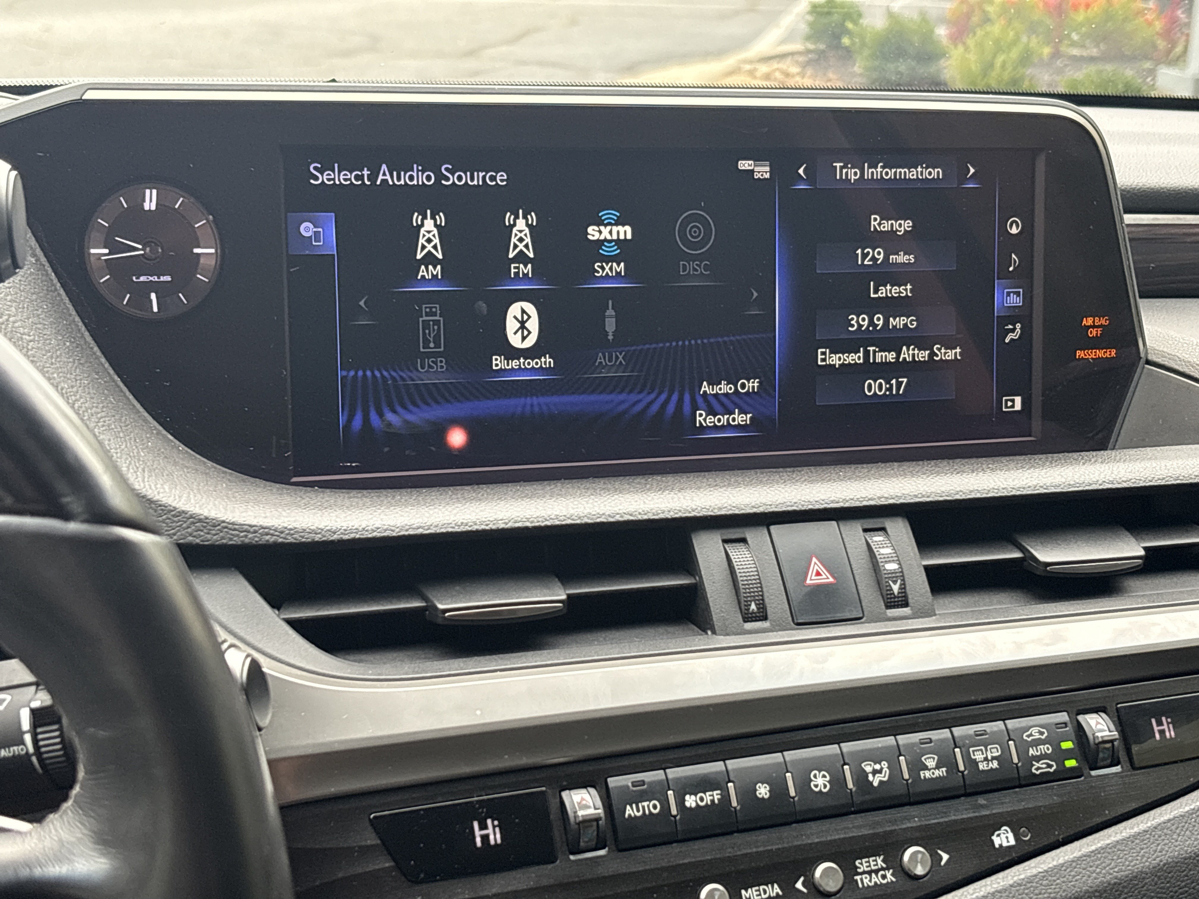Used 2019 Lexus ES 300h w/ Premium Package FWD image 23