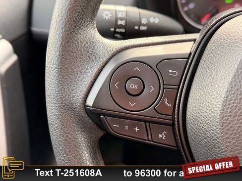 Used 2020 Toyota RAV4 XLE image 17