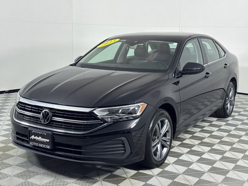 Used 2024 Volkswagen Jetta SE image 10