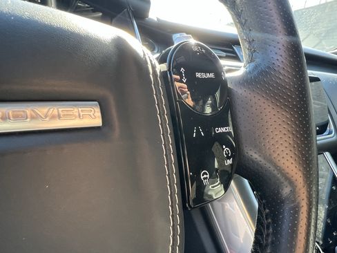 Used 2020 Land Rover Range Rover Sport SVR image 22