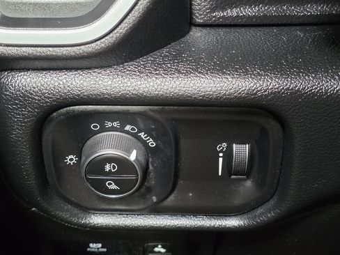 Used 2020 RAM 1500 Big Horn image 40