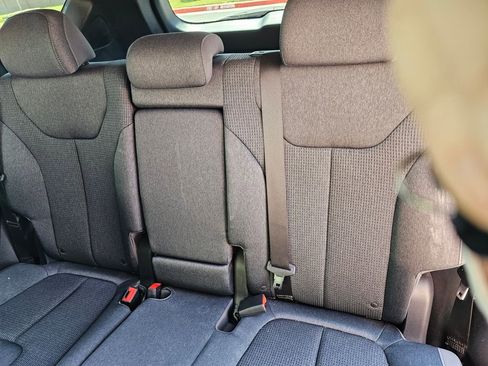 Certified 2023 Hyundai Santa Fe SE image 9