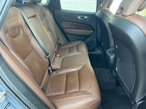 Certified 2023 Volvo XC60 B5 Plus AWD/4WD image 20
