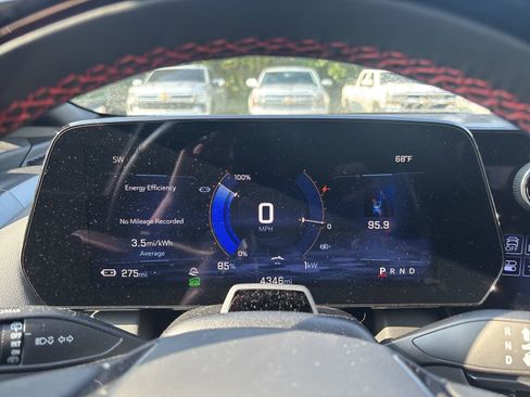 Used 2024 Chevrolet Equinox EV RS image 16