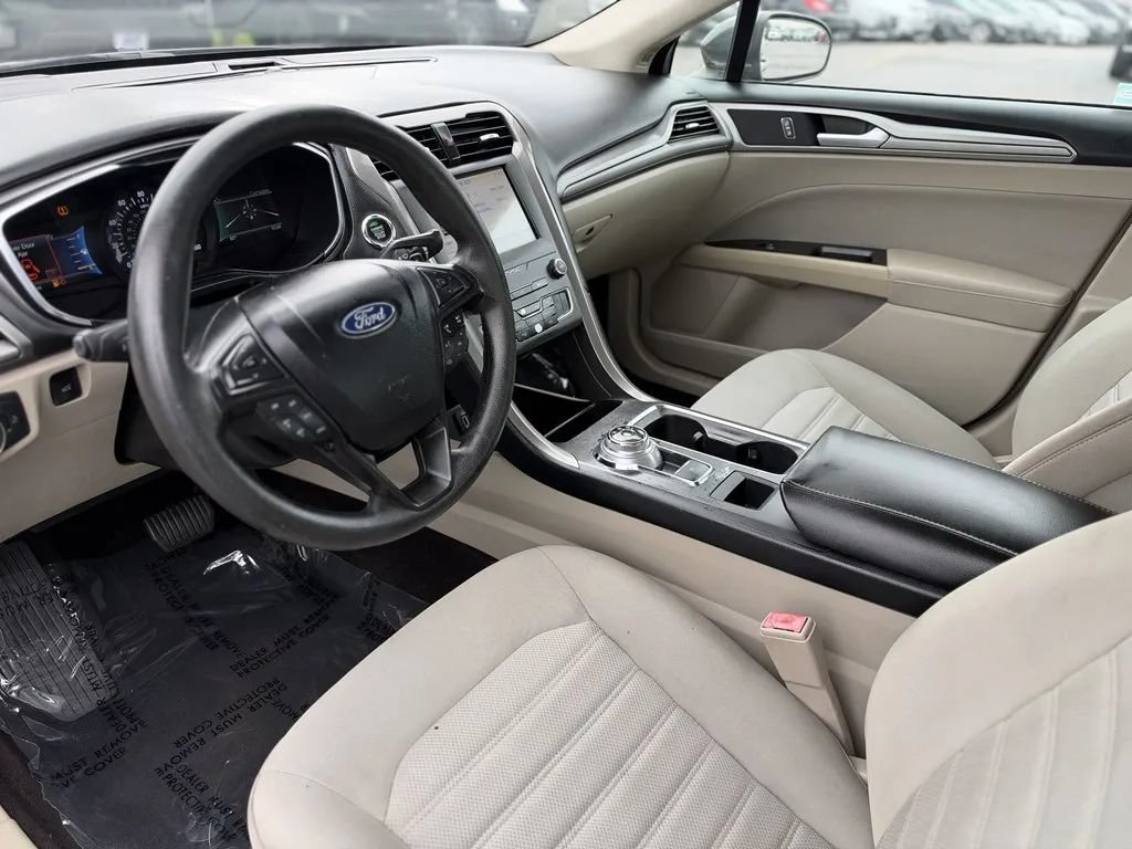 Used 2020 Ford Fusion SE AWD/4WD image 10