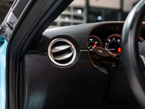 Used 2006 Ford GT image 8