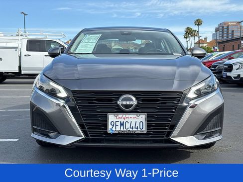 Used 2023 Nissan Altima 2.5 SV FWD image 5