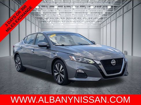 Used 2022 Nissan Altima 2.5 SV FWD image 1