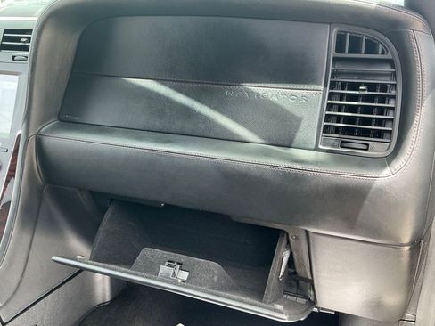 Used 2017 Lincoln Navigator Reserve image 33