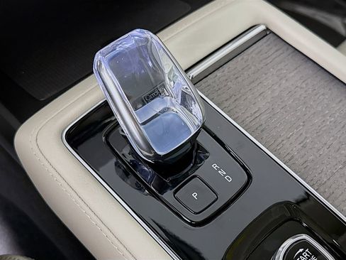 New 2026 Volvo XC90 T8 Ultra w/ Protection Package Premier AWD/4WD image 17