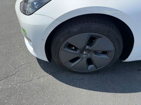 Used 2022 Tesla Model 3 RWD image 5