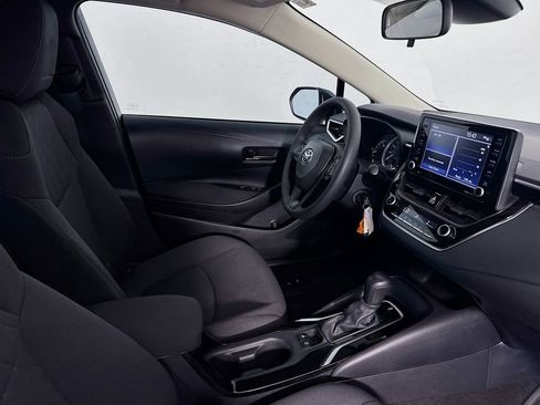 Used 2022 Toyota Corolla LE image 32