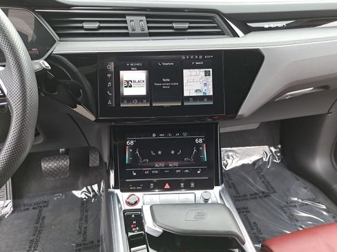 Certified 2023 Audi e-tron S Premium Plus AWD/4WD image 21