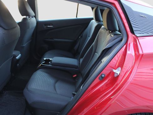 Used 2018 Toyota Prius Prime Plus image 32