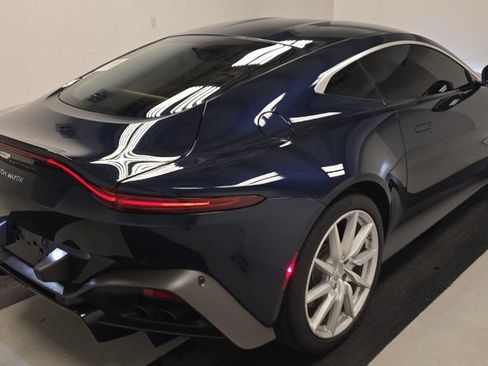 Used 2019 Aston Martin V8 Vantage Coupe image 4