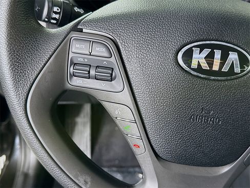 Used 2018 Kia Forte LX image 18