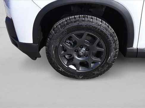 New 2026 Honda Pilot TrailSport image 9