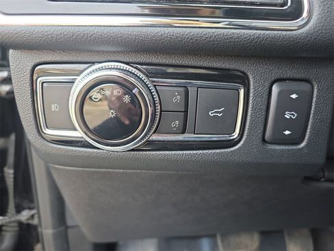 Used 2019 Lincoln Navigator L Reserve image 30