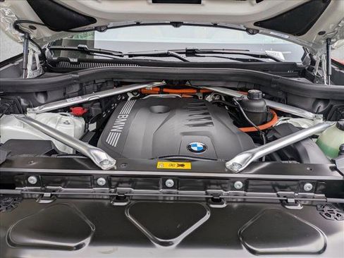 New 2026 BMW X5 xDrive50e w/ Climate Comfort Package image 18