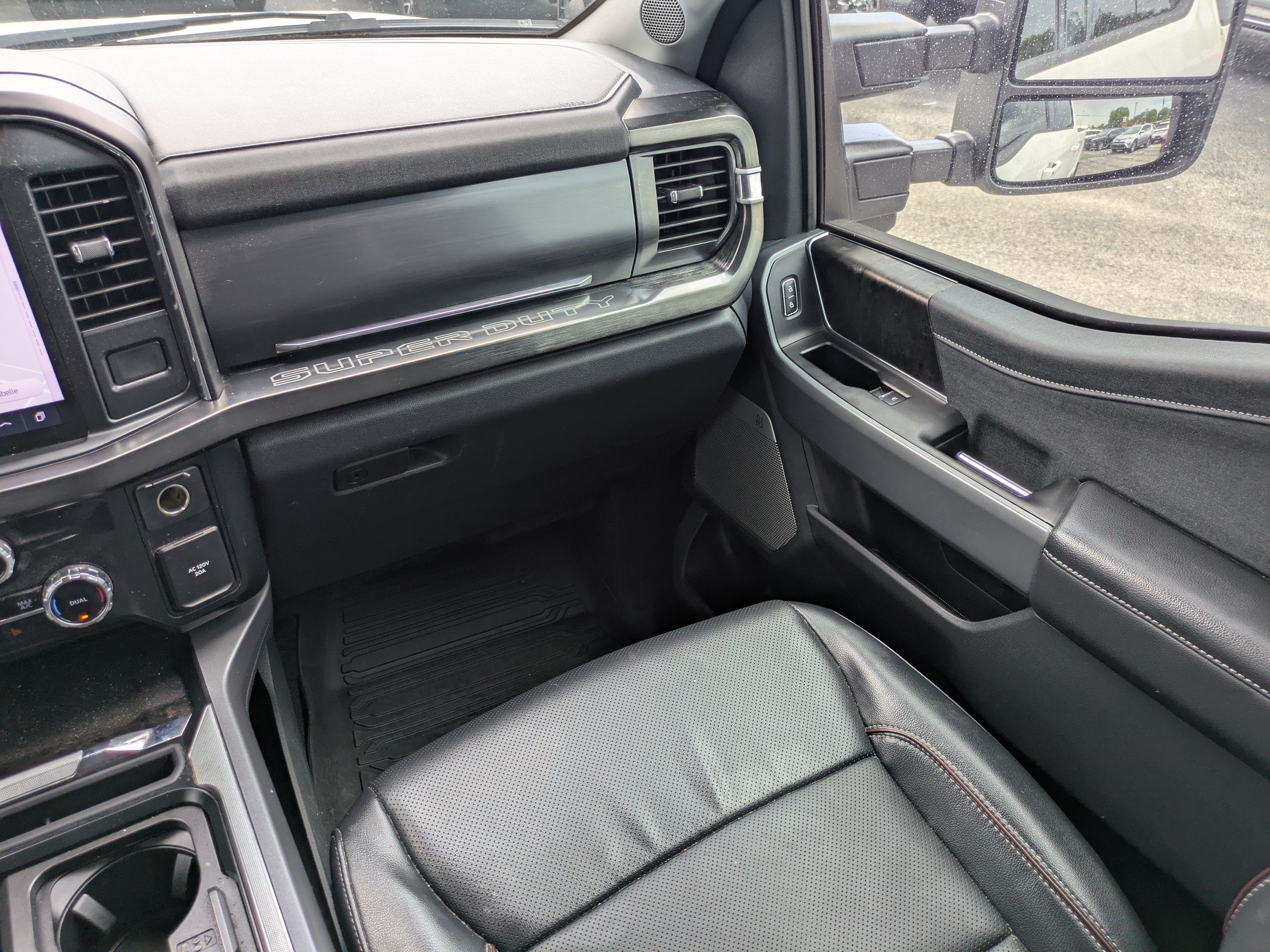 Used 2024 Ford F350 Lariat w/ Sport Appearance Package AWD/4WD image 16
