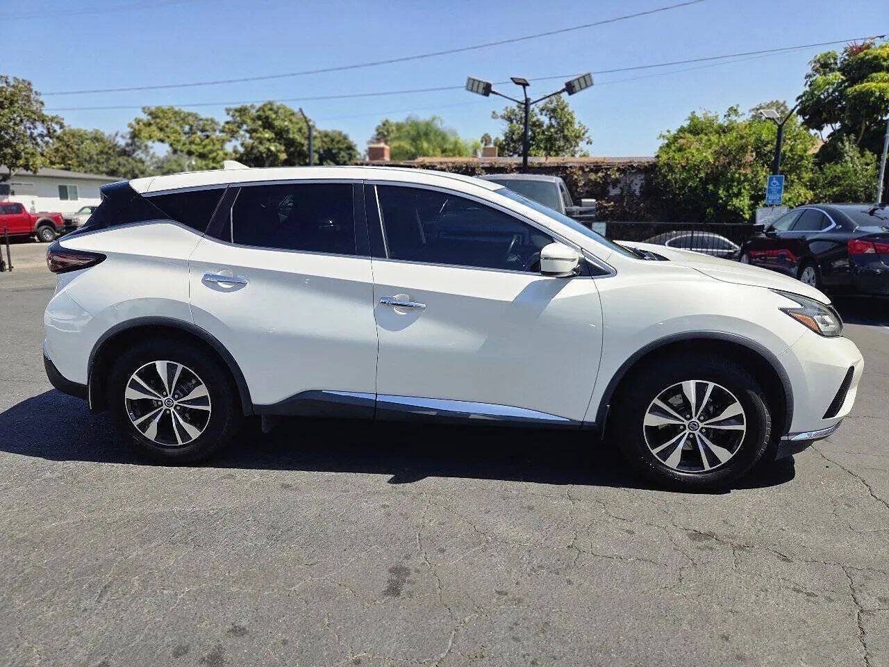Used 2019 Nissan Murano S FWD image 9