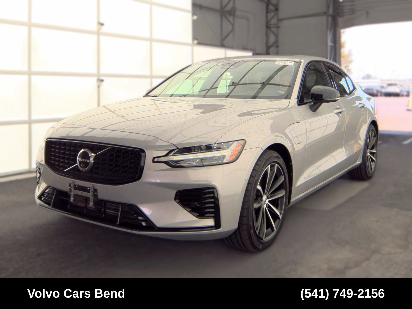Used 2023 Volvo S60 T8 Plus AWD/4WD image 2